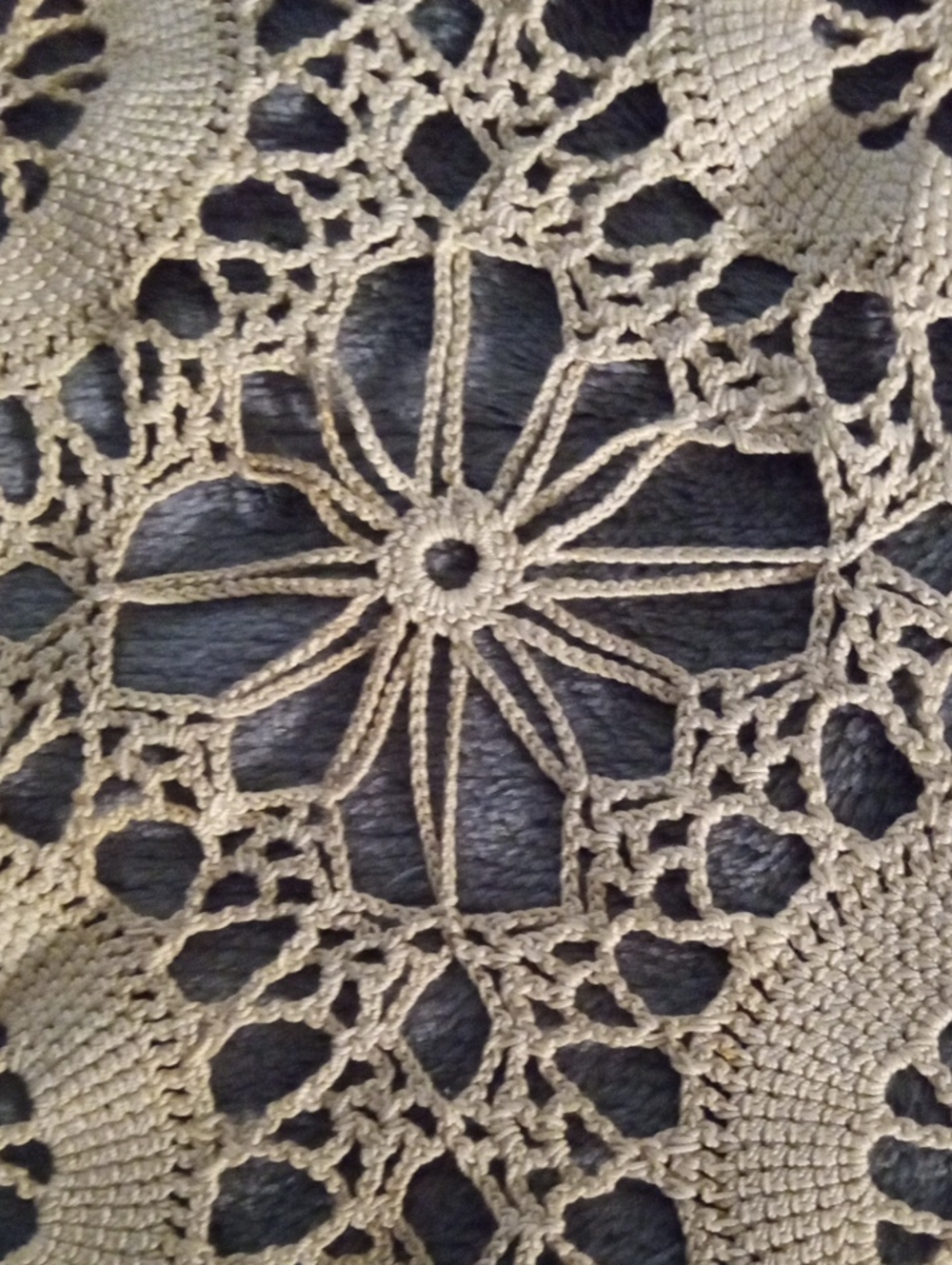 3 Vintage Handmade Doilies - Picture 8 of 8